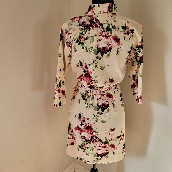 Rosify Co Bath Robe - Picture 2 of 4